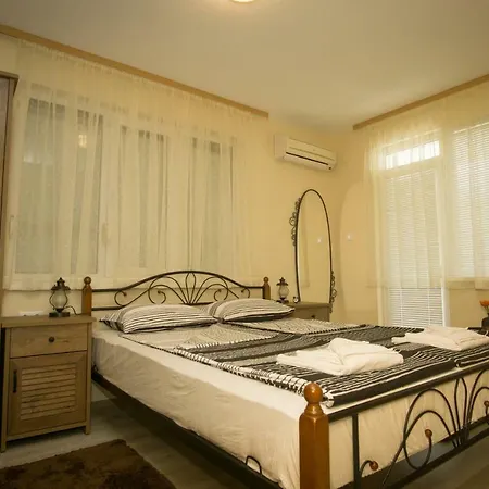 Apartment двойна стая I - къща за гости зоя *